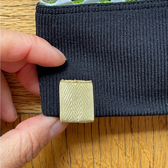 Monreal white mesh gym/workout tank with black trim Size XS - Picture 3 of 7